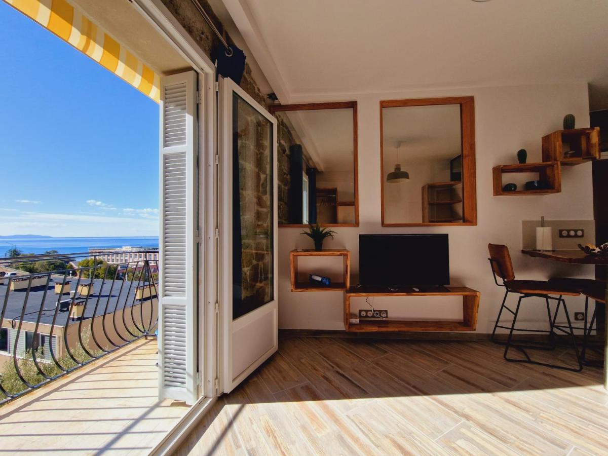 Incroyable T2 Plein De Charme Avec Balcon Vue A L'entree D'ajaccio *